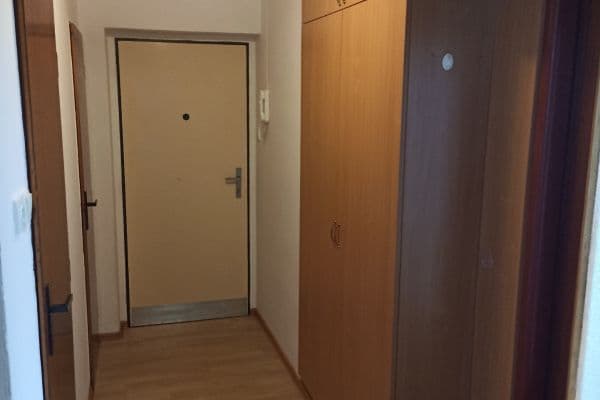 Prenájom bytu 3-izbový 65 m², Roháčova, SO POÚ Dvůr Králové nad Labem Prenájom bytu 3-izbový 65 m², Roháčova, SO POÚ Dvůr Králové nad Labem