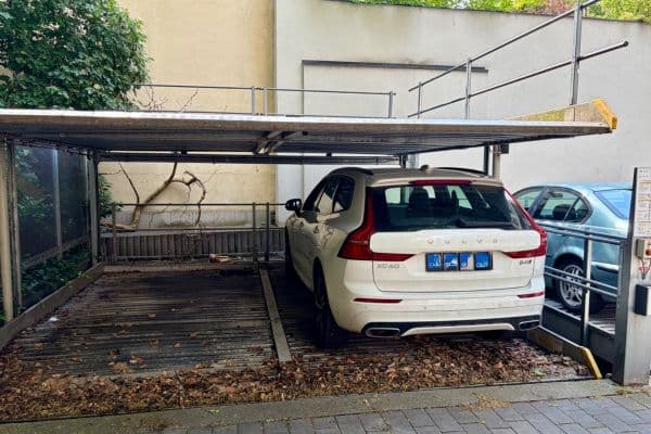 Prenájom garáže 13 m², Staropramenná, Praha Prenájom garáže 13 m², Staropramenná, Praha