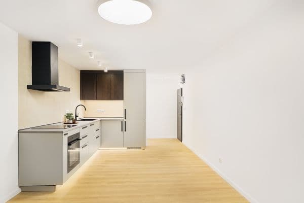 Predaj bytu 4-izbový 73 m², Lovosická, Praha Predaj bytu 4-izbový 73 m², Lovosická, Praha