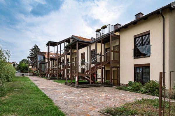 Prenájom bytu 2-izbový 52 m², Kozinovo náměstí, Praha Prenájom bytu 2-izbový 52 m², Kozinovo náměstí, Praha
