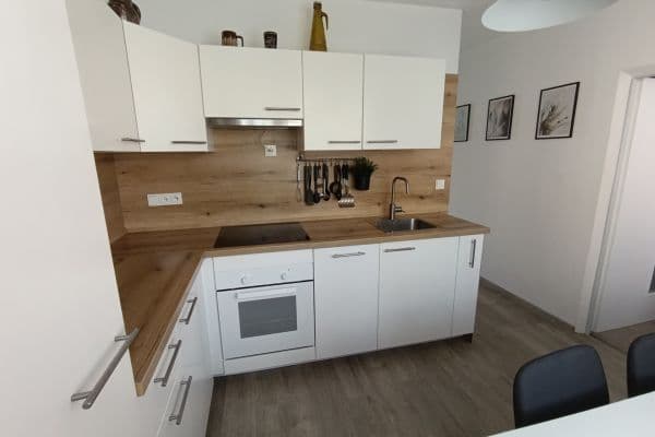 Predaj bytu 3-izbový 75 m², Horákova, SO POÚ Rokycany Predaj bytu 3-izbový 75 m², Horákova, SO POÚ Rokycany