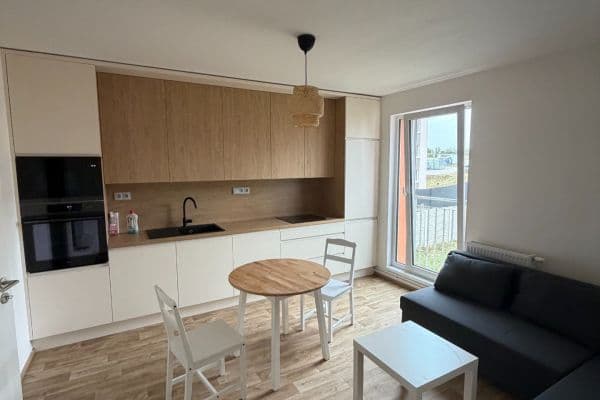 Prenájom bytu 2-izbový 39 m², Vestecká, Nehvizdy Prenájom bytu 2-izbový 39 m², Vestecká, Nehvizdy