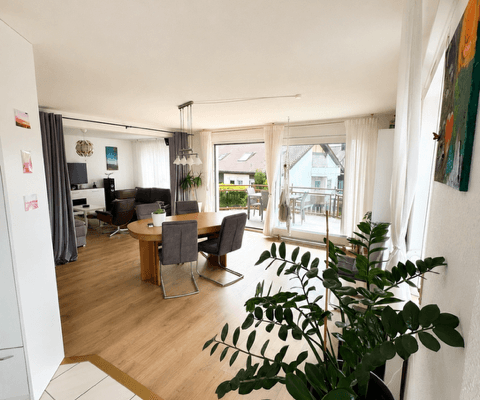 Prenájom bytu 5-izbový 120 m², Bunsenstraße 84, Böblingen Prenájom bytu 5-izbový 120 m², Bunsenstraße 84, Böblingen