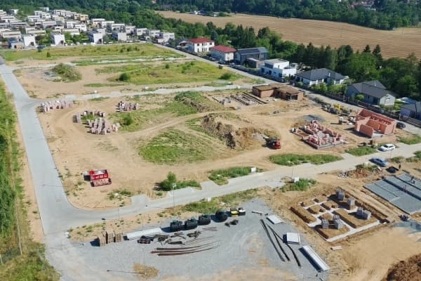Predaj pozemku 693 m², Úvaly Predaj pozemku 693 m², Úvaly