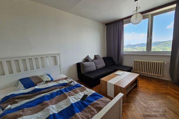 Prenájom bytu 1-izbový 35 m², Dubová, Brno Prenájom bytu 1-izbový 35 m², Dubová, Brno