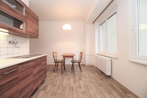 Prenájom bytu Garsoniéra 18 m², Dobšická, Praha Prenájom bytu Garsoniéra 18 m², Dobšická, Praha