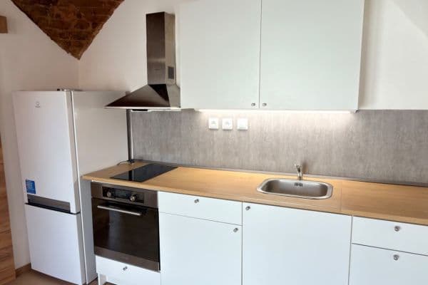 Prenájom bytu 2-izbový 45 m², Zdislavy z Lemberka, SO POÚ Jablonné v Podještědí Prenájom bytu 2-izbový 45 m², Zdislavy z Lemberka, SO POÚ Jablonné v Podještědí