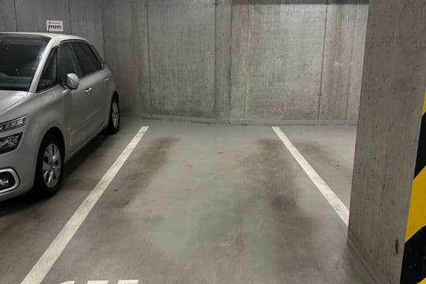 Prenájom garáže 13 m², Praha Prenájom garáže 13 m², Praha