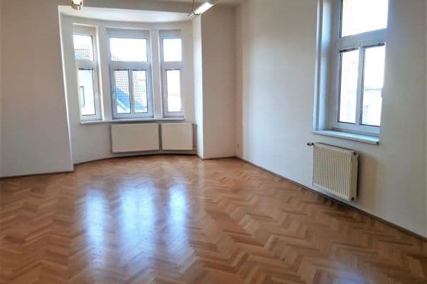 Prenájom kancelárie 135 m², Štěrboholská, Praha Prenájom kancelárie 135 m², Štěrboholská, Praha