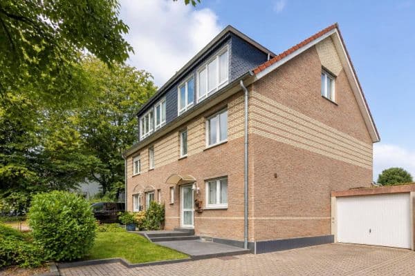 Predaj domu 126 m², pozemok 345 m², Essen, Severné Porýnie - Westfálsko Predaj domu 126 m², pozemok 345 m², Essen, Severné Porýnie - Westfálsko