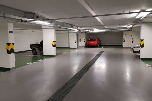 Prenájom garáže 13 m², V Zahrádkách, Praha Prenájom garáže 13 m², V Zahrádkách, Praha