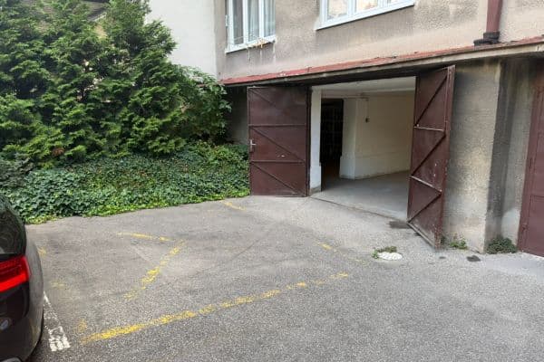 Predaj garáže 33 m², Přípotoční, Praha Predaj garáže 33 m², Přípotoční, Praha