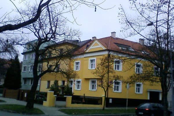 Prenájom bytu 1-izbový 37 m², Jiráskovo náměstí, Plzeň, Plzeňský kraj Prenájom bytu 1-izbový 37 m², Jiráskovo náměstí, Plzeň, Plzeňský kraj