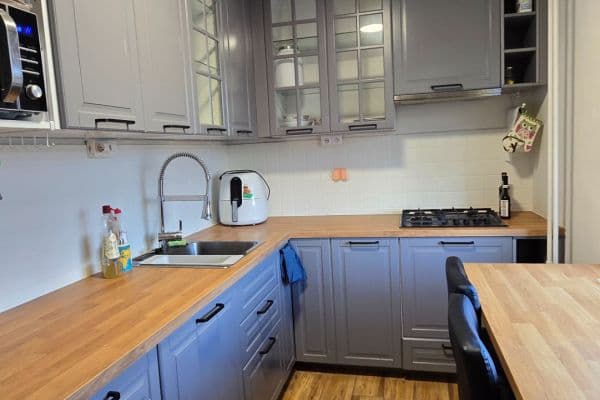 Prenájom bytu 3-izbový 65 m², Zelený pruh, Praha Prenájom bytu 3-izbový 65 m², Zelený pruh, Praha