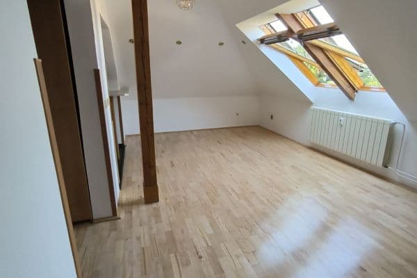 Prenájom bytu 2-izbový 54 m², Františka Halase, Hradec Králové Prenájom bytu 2-izbový 54 m², Františka Halase, Hradec Králové