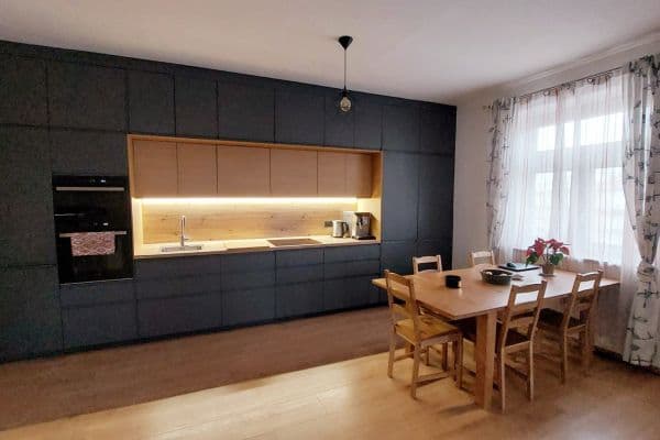Predaj bytu 3-izbový 104 m², Na Rozcestí, Praha Predaj bytu 3-izbový 104 m², Na Rozcestí, Praha