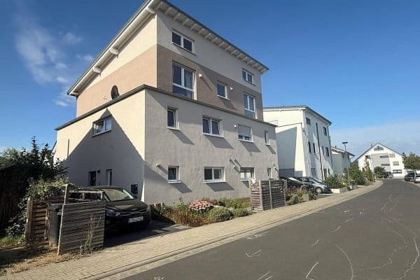 Prenájom bytu 3-izbový 120 m², Georg-August-Zinn-Straße 18, Friedberg (Hessen) Prenájom bytu 3-izbový 120 m², Georg-August-Zinn-Straße 18, Friedberg (Hessen)
