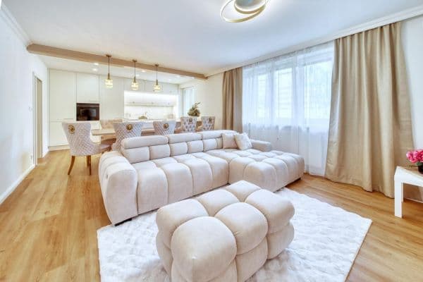 Prenájom bytu 3-izbový 70 m², Kladenská, Praha Prenájom bytu 3-izbový 70 m², Kladenská, Praha