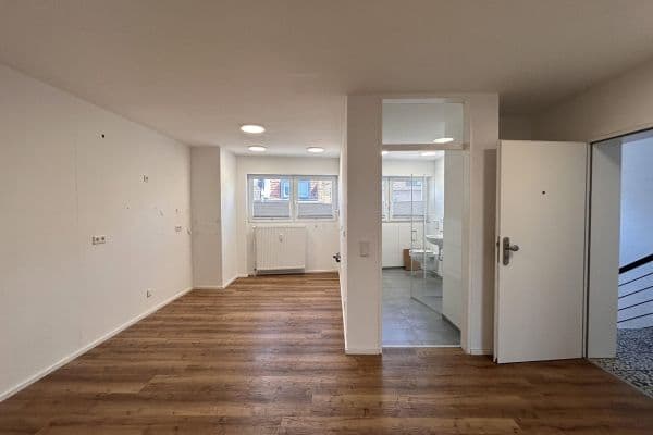 Prenájom bytu 2-izbový 85 m², Köln, Severné Porýnie - Westfálsko Prenájom bytu 2-izbový 85 m², Köln, Severné Porýnie - Westfálsko