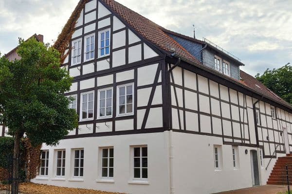 Predaj domu 350 m², pozemok 327 m², Neue Straße 11, Bad Münder am Deister, Dolné Sasko Predaj domu 350 m², pozemok 327 m², Neue Straße 11, Bad Münder am Deister, Dolné Sasko