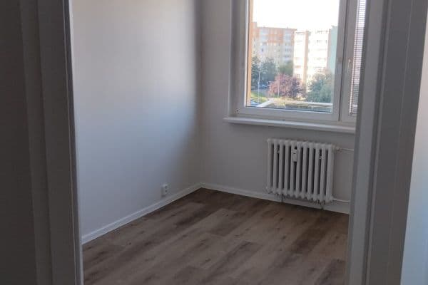 Prenájom bytu 2-izbový 33 m², Komořanská, SO POÚ Most Prenájom bytu 2-izbový 33 m², Komořanská, SO POÚ Most