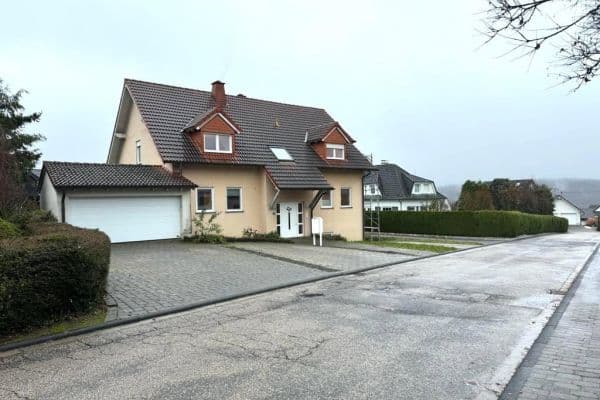 Prenájom bytu 3-izbový 107 m², Kalkstr. 28, Trierweiler Prenájom bytu 3-izbový 107 m², Kalkstr. 28, Trierweiler