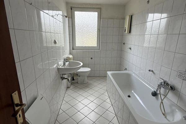 Prenájom bytu 3-izbový 86 m², Buddestraße 14, Essen Prenájom bytu 3-izbový 86 m², Buddestraße 14, Essen