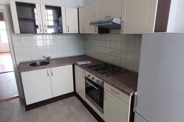 Prenájom bytu 2-izbový 37 m², Madridská, Praha Prenájom bytu 2-izbový 37 m², Madridská, Praha