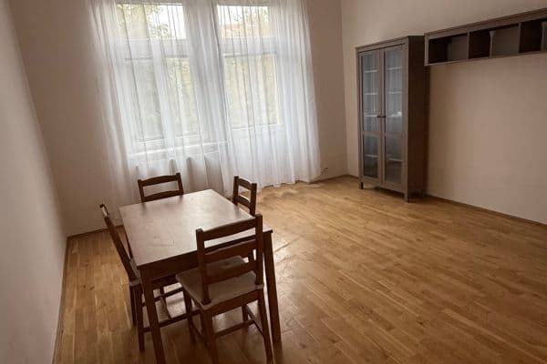 Prenájom bytu 2-izbový 85 m², Ruská, Praha Prenájom bytu 2-izbový 85 m², Ruská, Praha