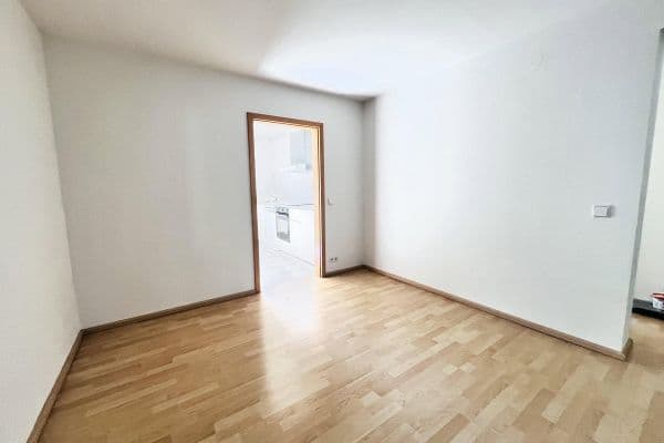 Prenájom bytu 3-izbový 73 m², Karlsruhe, Bádensko-Wurttembersko Prenájom bytu 3-izbový 73 m², Karlsruhe, Bádensko-Wurttembersko