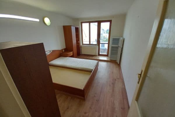 Prenájom bytu 1-izbový 22 m², Bělohorská, Praha Prenájom bytu 1-izbový 22 m², Bělohorská, Praha
