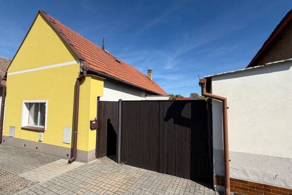 Predaj domu 654 m², pozemok 2.618 m², Kozí, Slavětín Predaj domu 654 m², pozemok 2.618 m², Kozí, Slavětín