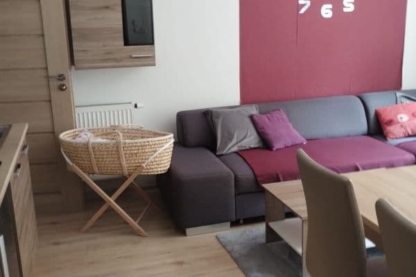 Prenájom bytu 2-izbový 35 m², Všemina Prenájom bytu 2-izbový 35 m², Všemina