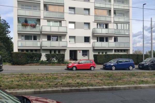 Prenájom bytu 1-izbový 51 m², Na Petřinách, Praha Prenájom bytu 1-izbový 51 m², Na Petřinách, Praha