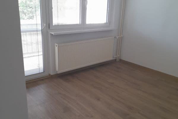 Prenájom bytu 3-izbový 71 m², Rákosníkova, Neveklov Prenájom bytu 3-izbový 71 m², Rákosníkova, Neveklov