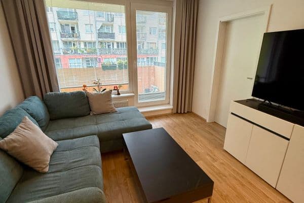 Prenájom bytu 2-izbový 47 m², Zakšínská, Praha Prenájom bytu 2-izbový 47 m², Zakšínská, Praha