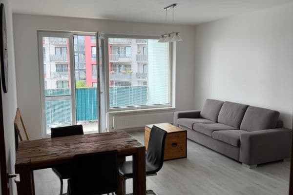 Prenájom bytu 2-izbový 61 m², Pod Vinicí, Pardubice Prenájom bytu 2-izbový 61 m², Pod Vinicí, Pardubice