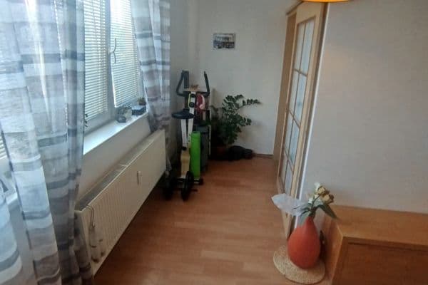 Predaj bytu 1-izbový 36 m², Hnězdenská, Praha Predaj bytu 1-izbový 36 m², Hnězdenská, Praha