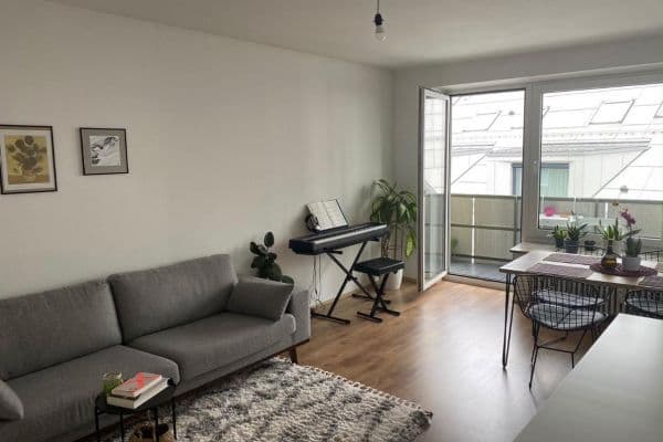 Prenájom bytu 3-izbový 68 m², München, Bavorsko Prenájom bytu 3-izbový 68 m², München, Bavorsko