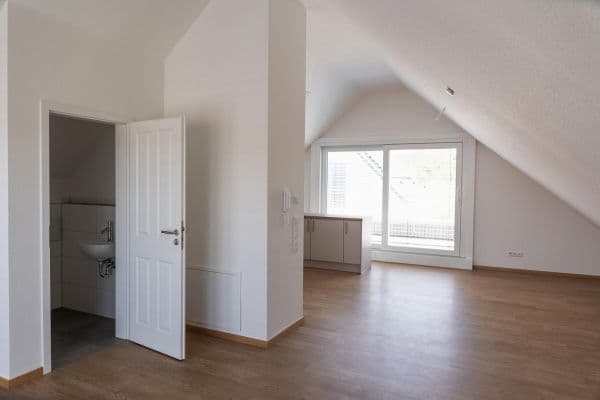 Prenájom bytu 5-izbový 132 m², Uhlandstraße 25, Bodelshausen Prenájom bytu 5-izbový 132 m², Uhlandstraße 25, Bodelshausen
