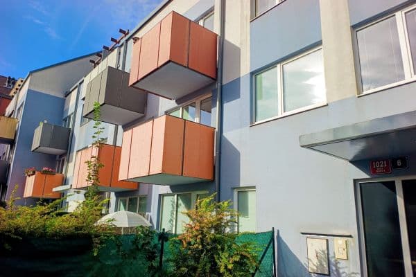 Prenájom bytu 2-izbový 54 m², Herlíkovická, Praha Prenájom bytu 2-izbový 54 m², Herlíkovická, Praha