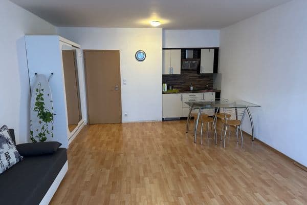 Predaj bytu 1-izbový 41 m², Kabešova, Praha Predaj bytu 1-izbový 41 m², Kabešova, Praha