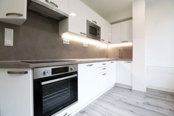 Prenájom bytu 2-izbový 64 m², Pezinská, Mladá Boleslav Prenájom bytu 2-izbový 64 m², Pezinská, Mladá Boleslav