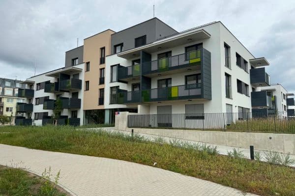 Prenájom garáže 12 m², Nebřenická, Praha Prenájom garáže 12 m², Nebřenická, Praha