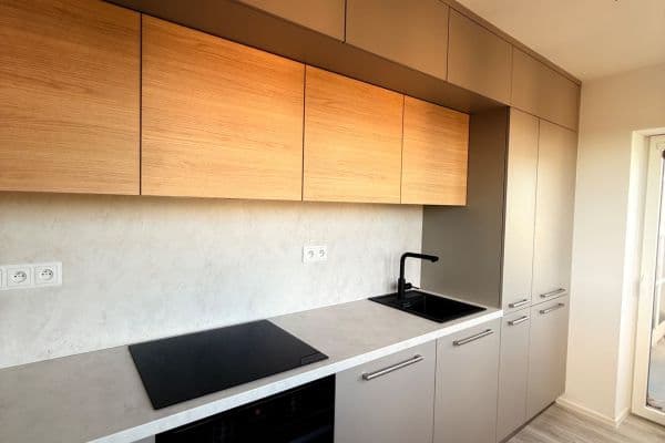 Prenájom bytu 3-izbový 64 m², Severní, Hradec Králové Prenájom bytu 3-izbový 64 m², Severní, Hradec Králové