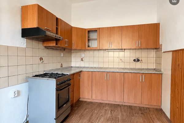 Prenájom bytu 2-izbový 59 m², Bidlova, Hradec Králové Prenájom bytu 2-izbový 59 m², Bidlova, Hradec Králové
