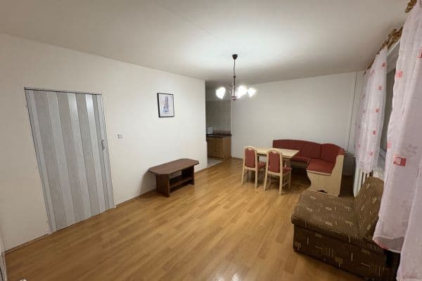 Predaj bytu 1-izbový 35 m², Suchý vršek, Praha Predaj bytu 1-izbový 35 m², Suchý vršek, Praha