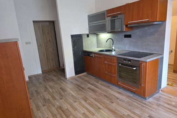 Prenájom bytu 2-izbový 35 m², SO POÚ Trutnov Prenájom bytu 2-izbový 35 m², SO POÚ Trutnov