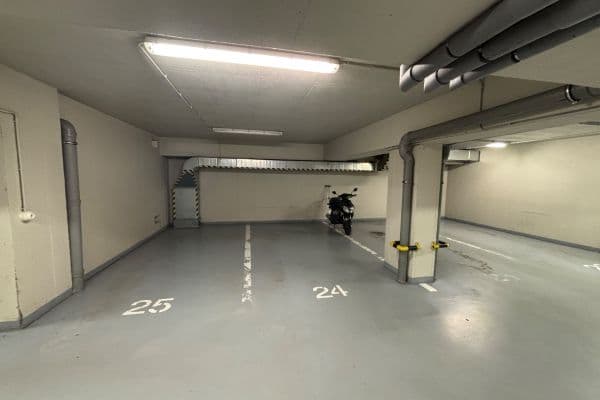 Prenájom garáže 16 m², Praha Prenájom garáže 16 m², Praha