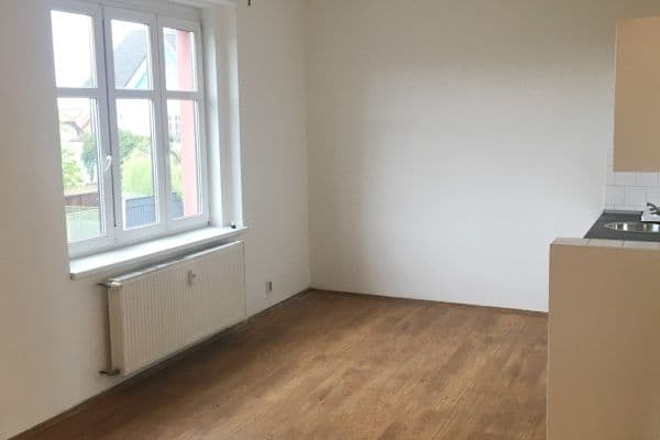 Prenájom bytu 1-izbový 24 m², Pod Sychrovem Ⅰ, Praha Prenájom bytu 1-izbový 24 m², Pod Sychrovem Ⅰ, Praha
